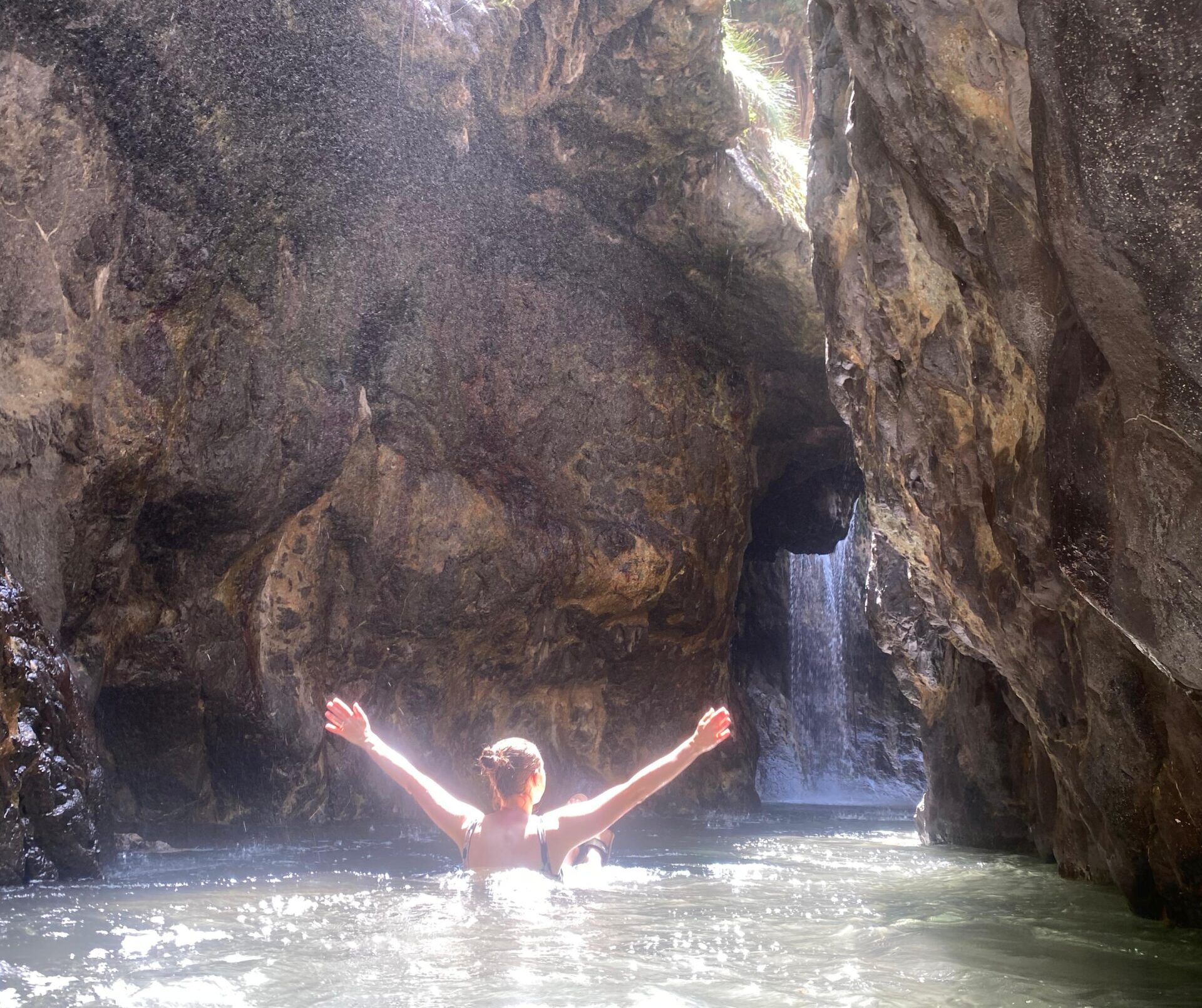Zwemmen in de Ngare Sero Waterfalls