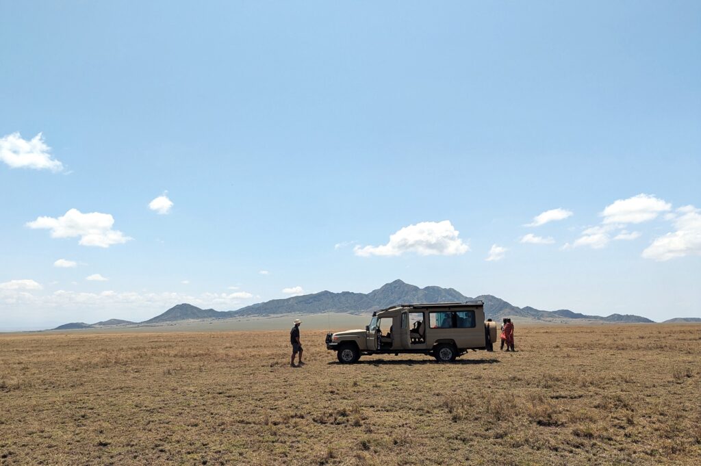 Safarivoertuig-Tanzania-Open-Vlaktes