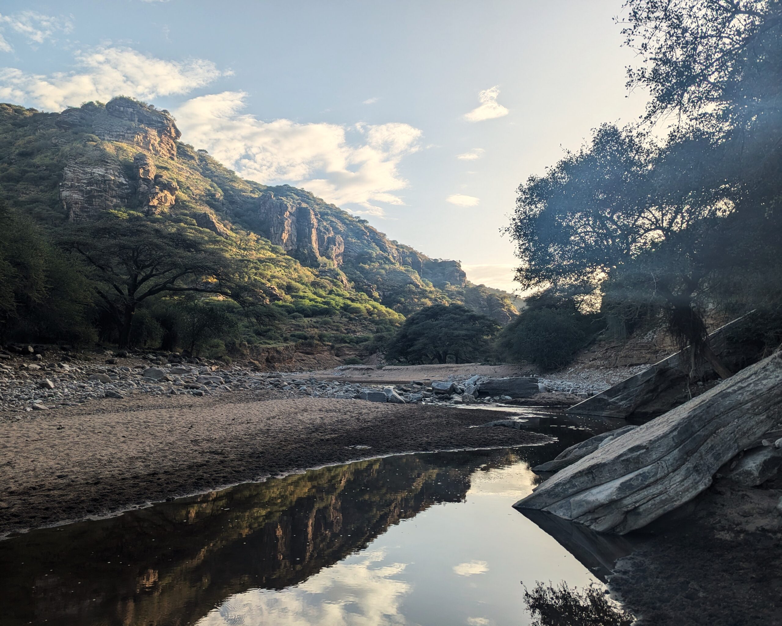 Sanjan-Gorge-trekking-Tanzania